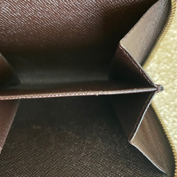 Authentic LV Damier Ebene compact wallet - Picture 7 of 13